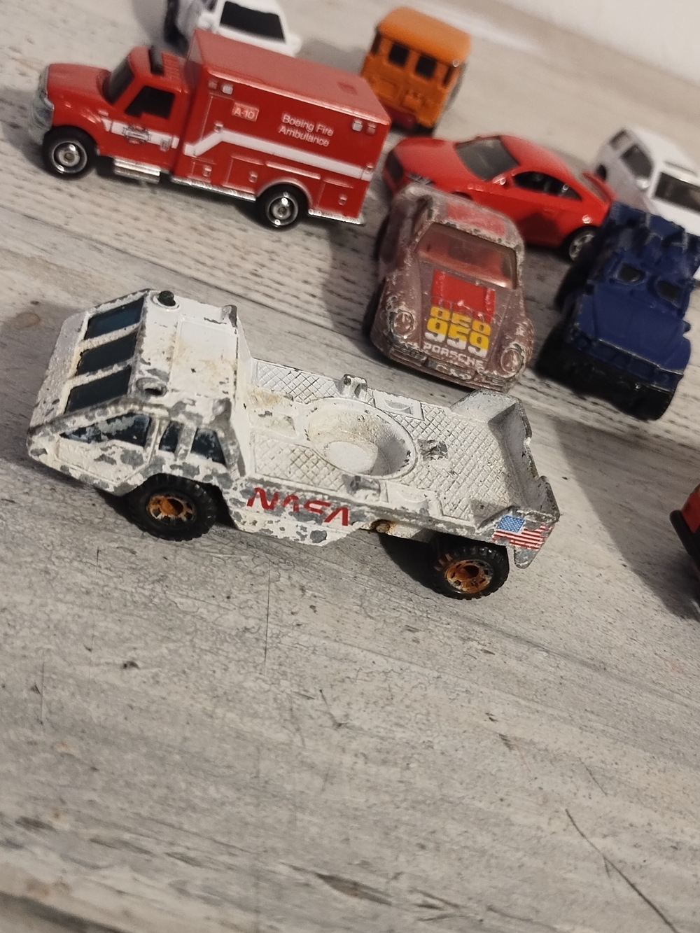 Lot of 12 matchbox diecast metal and plastic 1980/ 1999/2021 some scratches